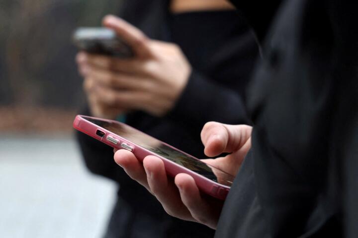 Limiting Ad Tracking on Your Phone