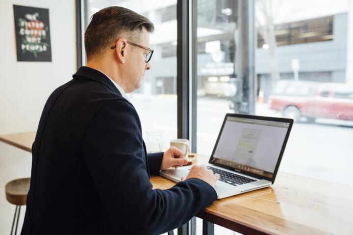 How to Use AI to Read and Explain a Contract